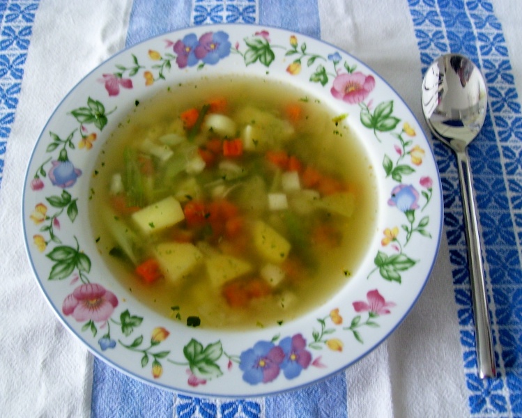 Datei:Gemuese-Suppe.jpg