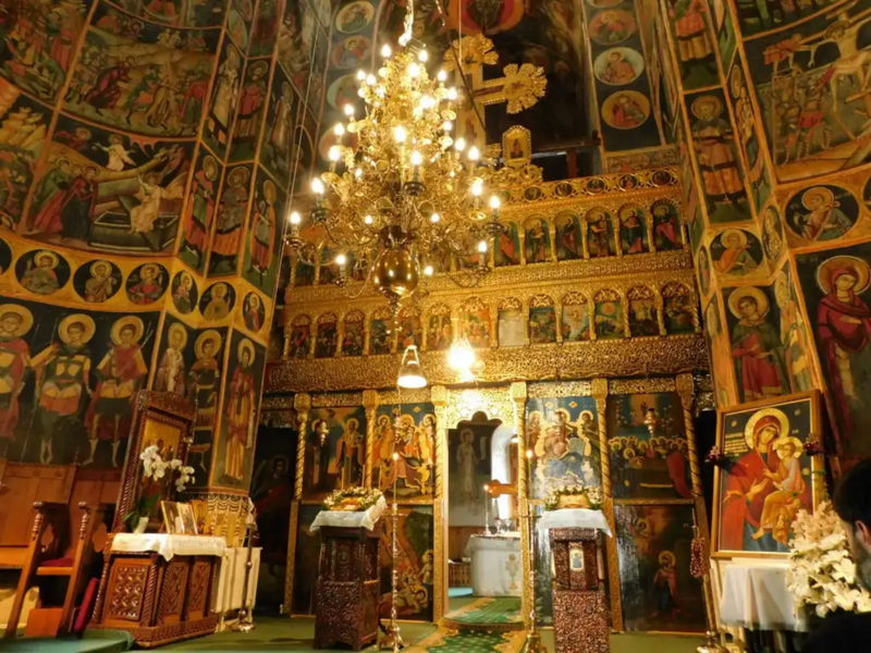 Datei:Mănăstirea Tismana Klosterkirche Ikonostase.png